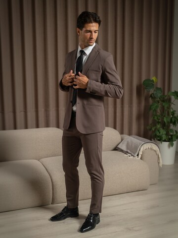 TEESHOPPEN Regular Trousers ' Performance ' in Brown: side