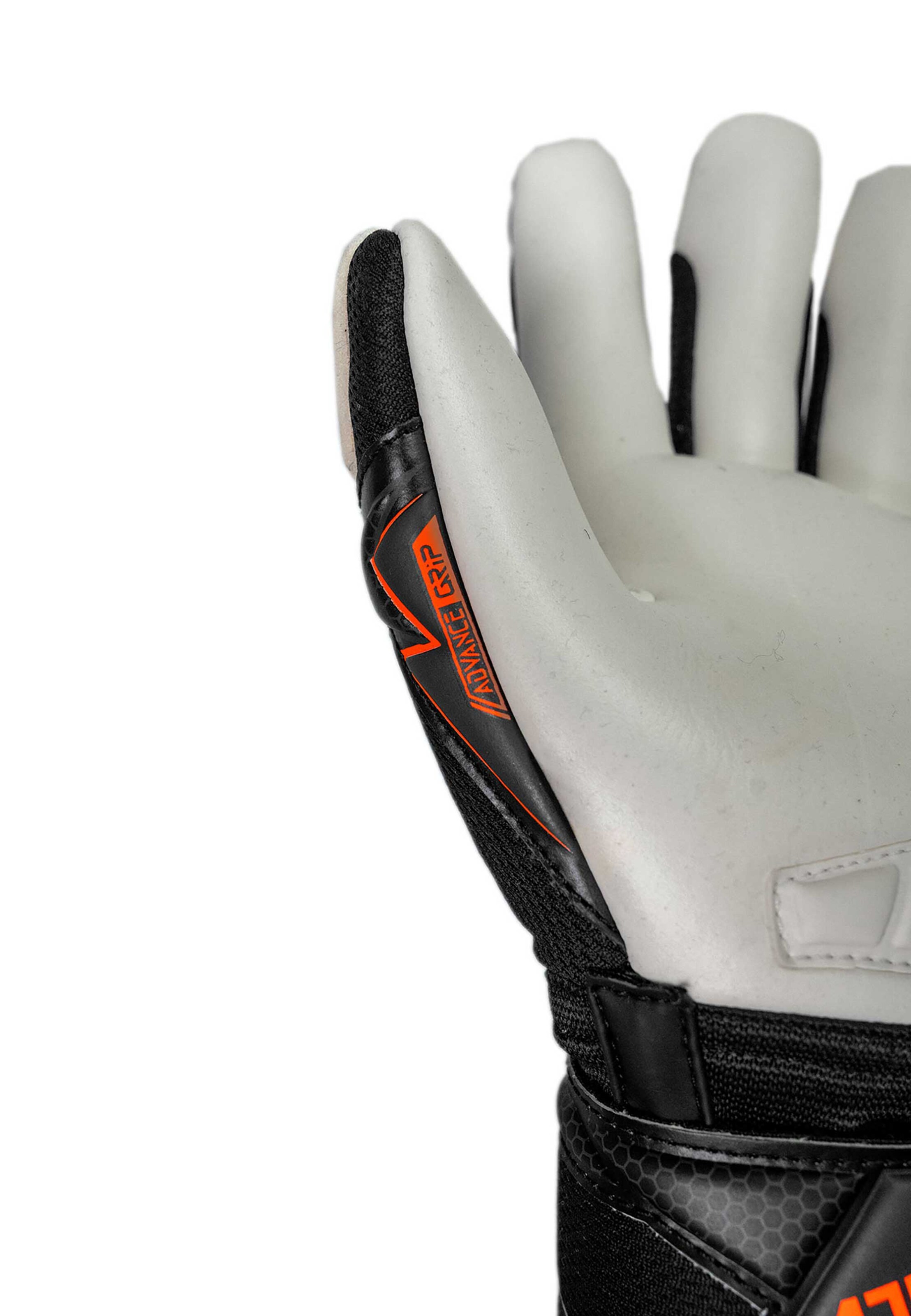 REUSCH Sports gloves 'Attrakt Advance' in Black