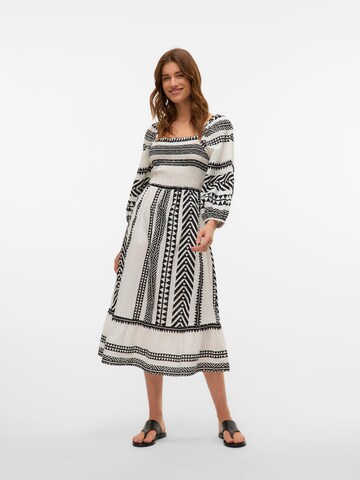 Rochie 'VMDICTHE' de la VERO MODA pe alb: față
