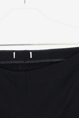 UNBEKANNT Pants in M in Black