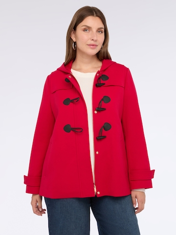 Cappotto invernale di Fiorella Rubino in rosso: frontale
