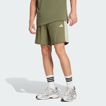 žalia ADIDAS SPORTSWEAR Laisvas Sportinės kelnės 'Essentials Chelsea Lite': priekis