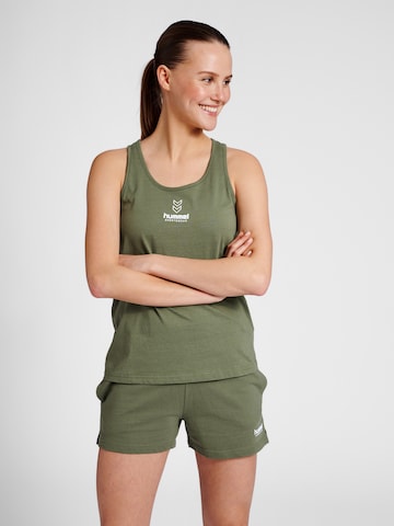 Hummel Sporttop in Groen: voorkant