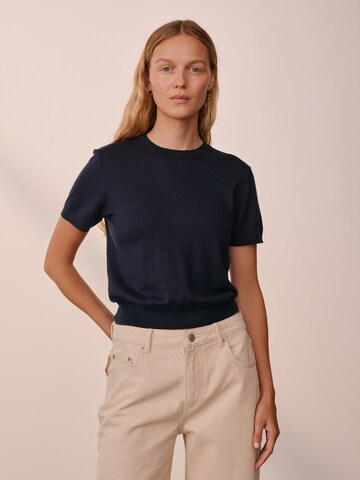 ABOUT YOU x Marie von Behrens Shirt 'Juna' in Blauw: voorkant