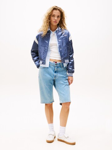 Tommy Jeans Демисезонная куртка в Синий