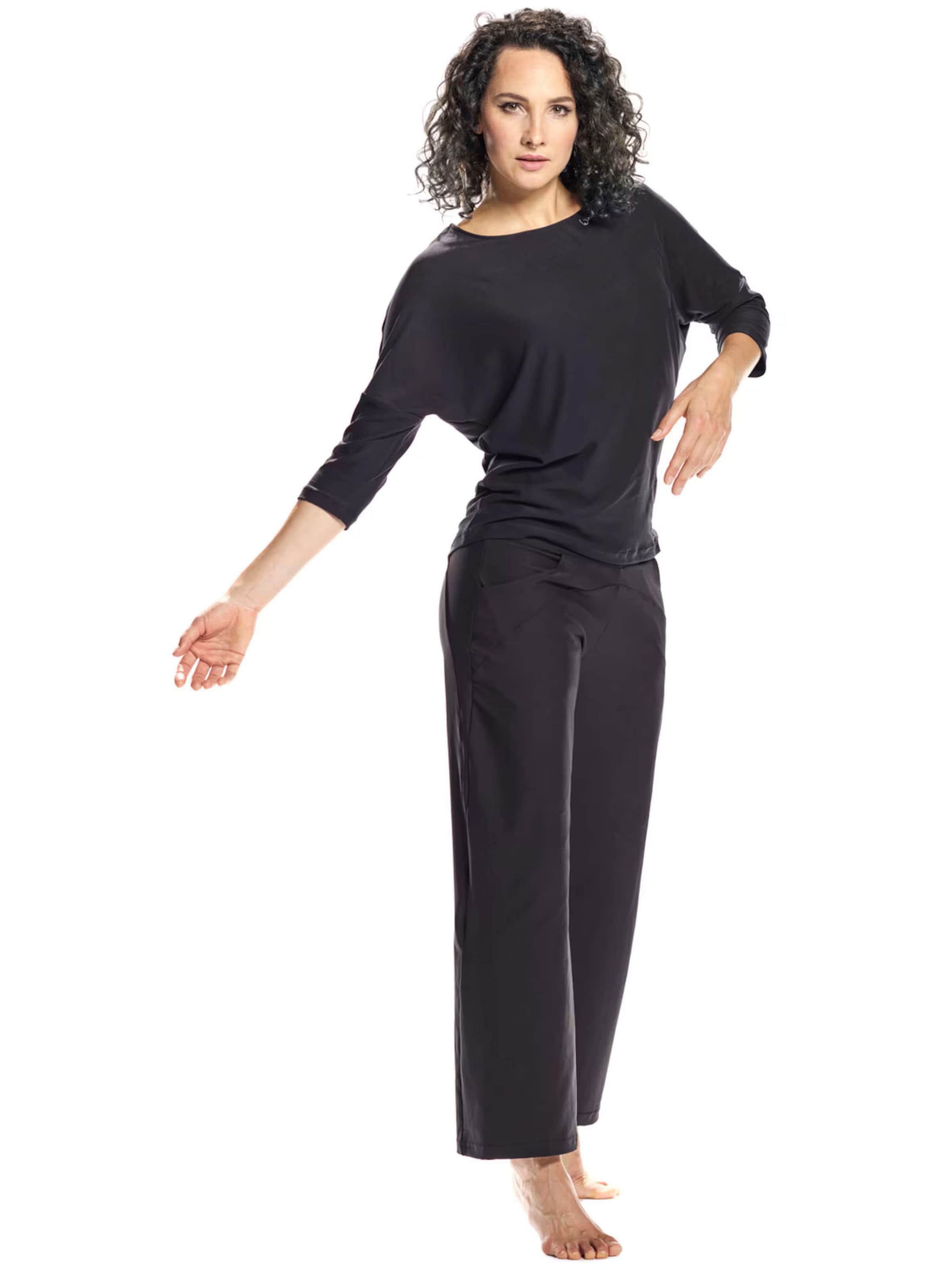 Winshape Regular Urheiluhousut 'CUL601C' värissä musta