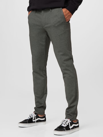 Coupe slim Pantalon 'Mark' Only & Sons en gris : devant