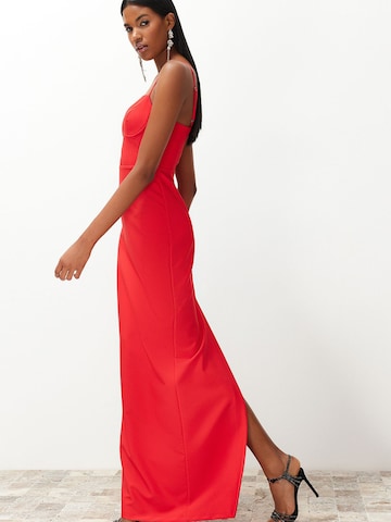 Robe de soirée Trendyol en rouge