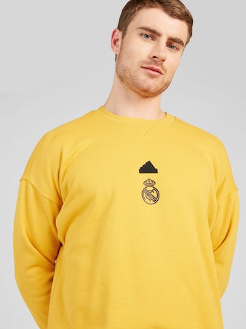 ADIDAS SPORTSWEAR - Sweatshirt de desporto 'Real Madrid' em amarelo