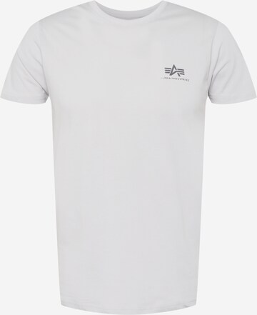 Coupe regular T-Shirt ALPHA INDUSTRIES en gris : devant