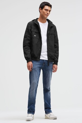 CAMP DAVID Between-Season Jacket in Black