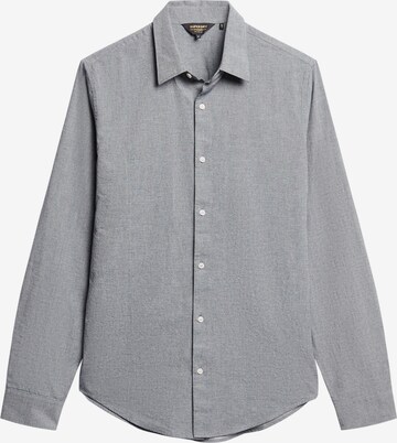 Coupe regular Chemise Superdry en gris : devant