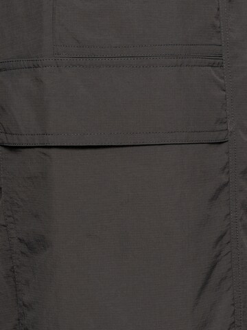 HALO Loosefit Hose in Grau