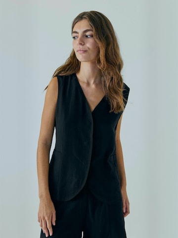 NORR - Top ' Minna ' en negro: frente