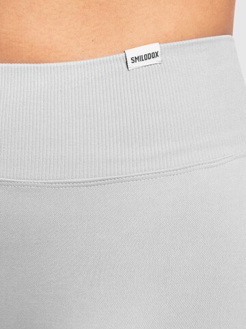 Skinny Leggings ' Myrah ' Smilodox en gris