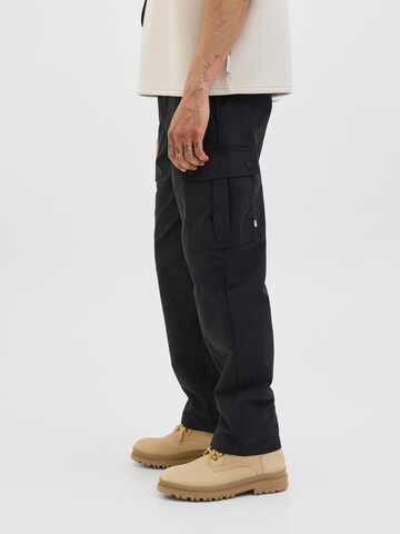 Loosefit Pantaloni di JACK & JONES in nero