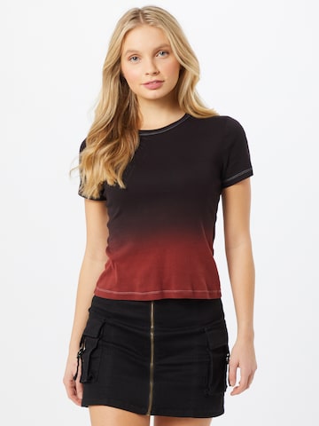 LEVI'S ® T-shirt i svart: framsida