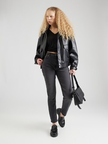 Regular Jean 'JOENDA' VERO MODA en noir