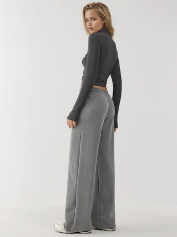 Wide Leg Pantalon de sport 'Jogginghose' Hiccup en gris