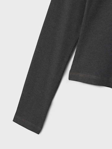 NAME IT Bluser & t-shirts i grå