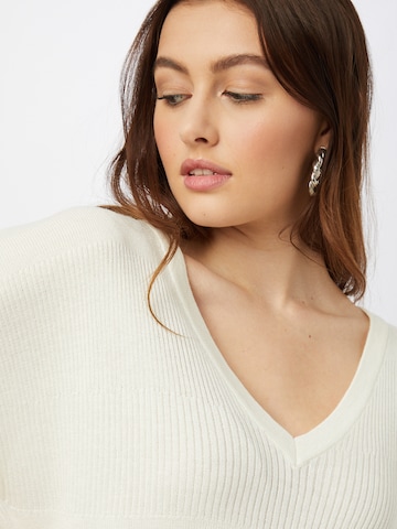 VILA Sweater 'WENDIS' in White