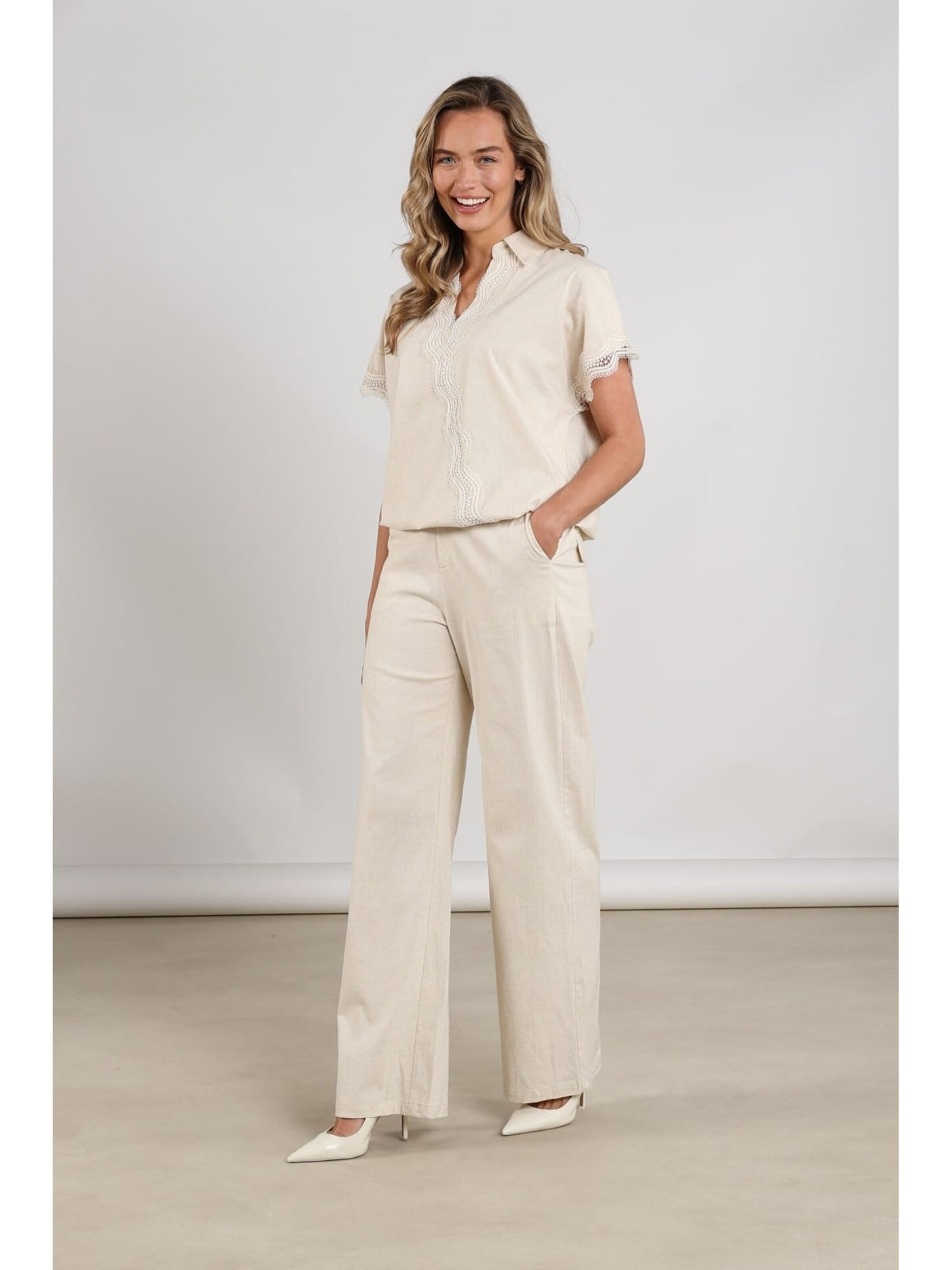 nukus Baggy Broek 'Eline' in Beige: voorkant