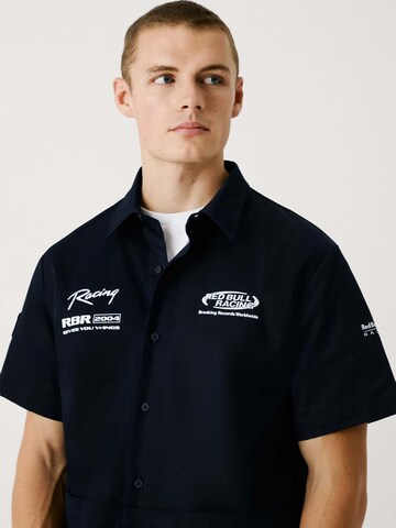 Fit confort Chemise 'Red Bull Racing x Pepe Jeans' Red Bull Racing x Pepe Jeans en bleu