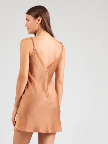 Cămăşi de noapte 'FEELING' de la ETAM pe bej