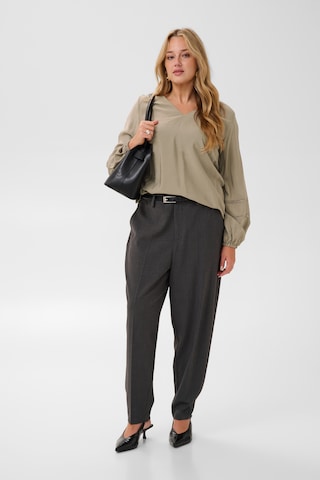 KAFFE CURVE - Blusa 'Tine' em castanho