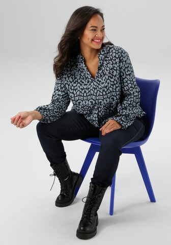 Aniston Skinny Jeans in Blue