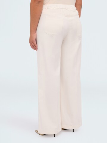 Fiorella Rubino Regular Hose‌‌‌ in Weiß