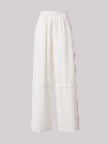 ABOUT YOU x Toni Garrn Wide leg Pants in White: front