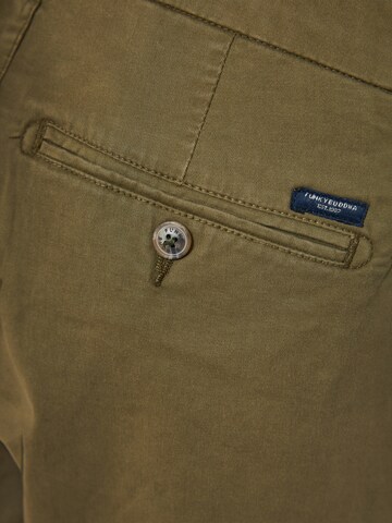 Funky Buddha Regular Shorts in Grün