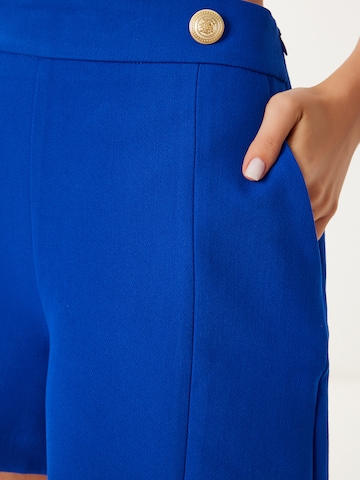 Regular Pantaloni de la Happiness İstanbul pe albastru