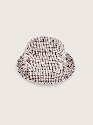 Camomilla Italia Hat in Beige: front