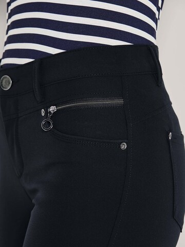 Coupe slim Pantalon MADELEINE en bleu