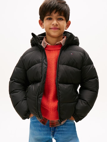 TOMMY HILFIGER Prechodná bunda 'ESSENTIAL' - Čierna: predná strana