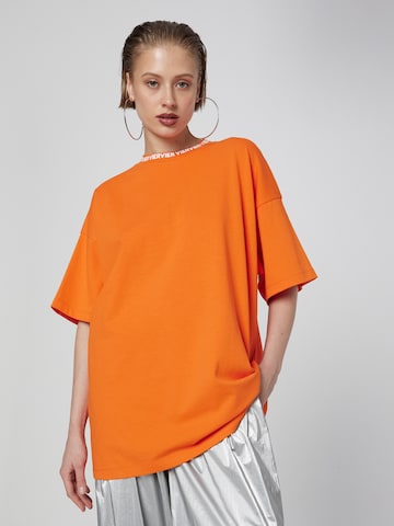 T-shirt 'Beren' VIERVIER en orange : devant