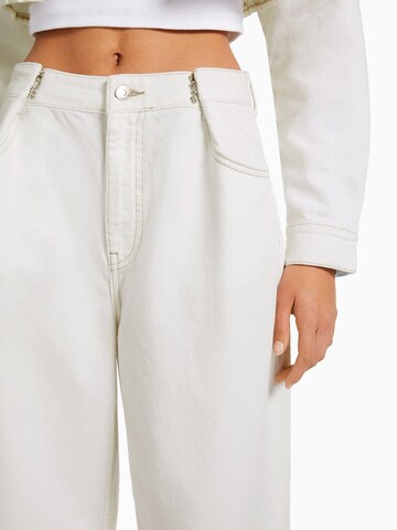 Bershka Szeroka nogawka Jeansy w kolorze biały