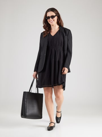 Vero Moda Curve - Vestido 'VMCHONEY' en negro