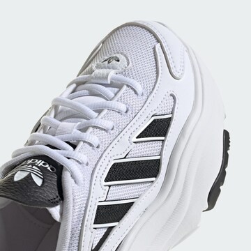 ADIDAS ORIGINALS - Sapatilhas 'Ozgaia' em branco