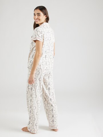 Pigiama di Chelsea Peers in bianco
