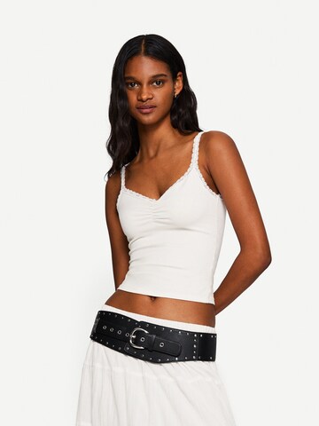 Bershka Top in White: front