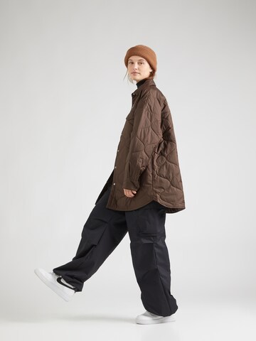 Nike Sportswear Jacke 'ESSNTL' in Braun