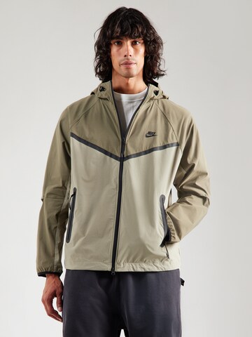 Veste mi-saison 'Tech' Nike Sportswear en vert : devant