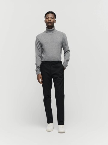 SANVT Regular Chino Pants 'The Heavyweight Chino' in Black: front