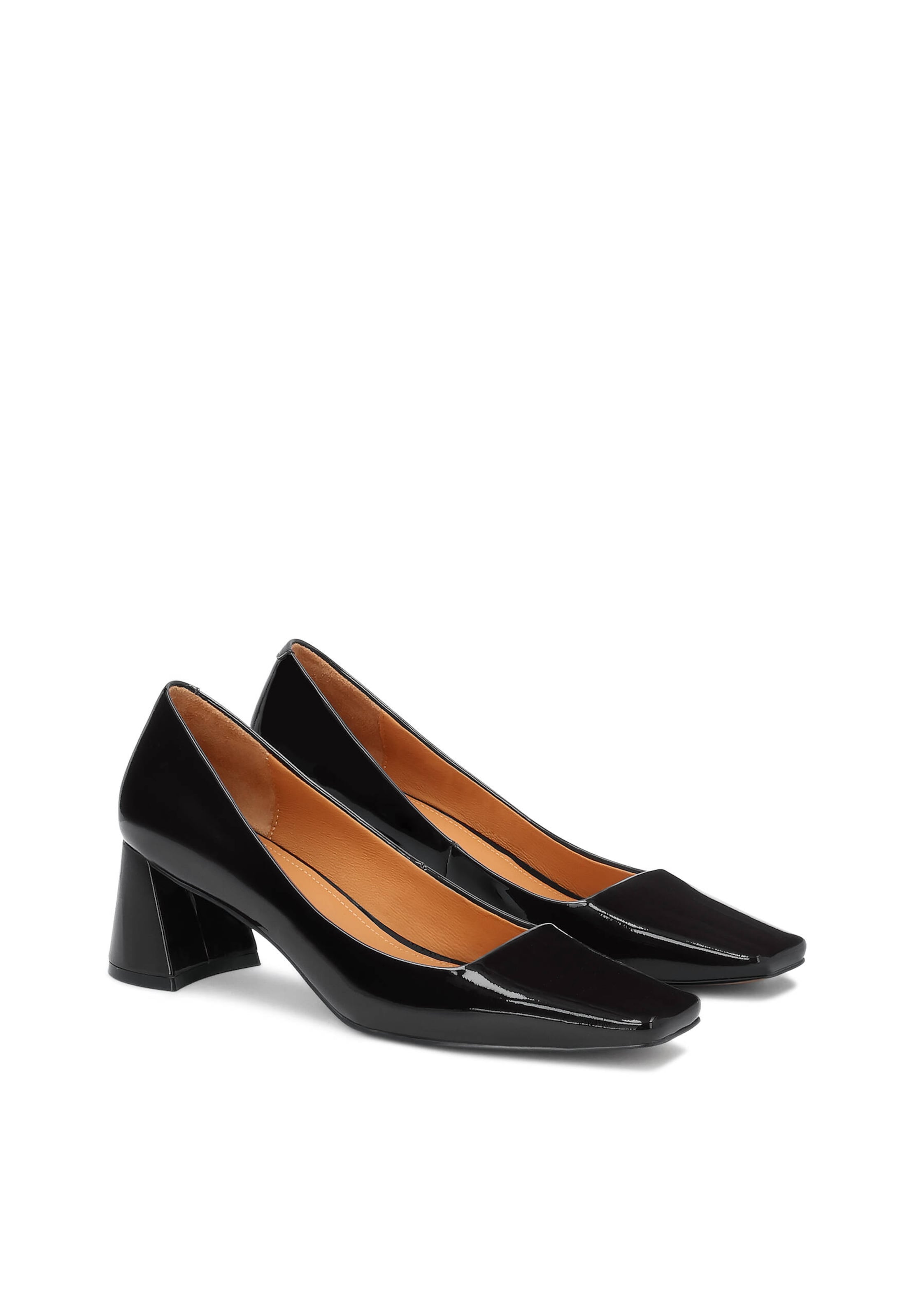 Kazar Pumps in Black
