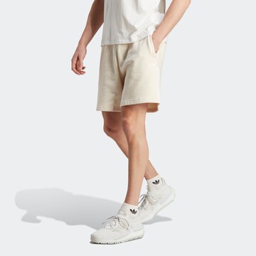 Regular Pantalon ADIDAS ORIGINALS en beige : devant