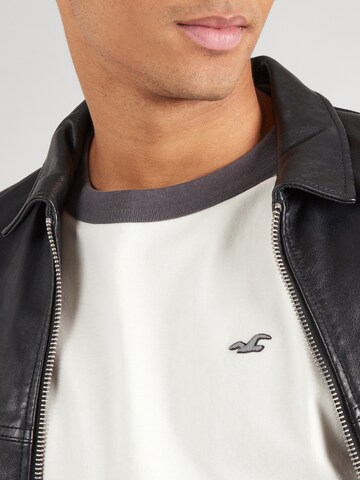 HOLLISTER Μπλουζάκι σε λευκό