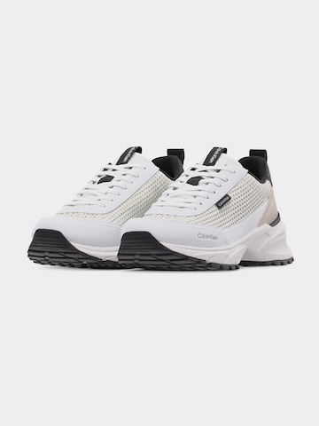 Baskets basses 'HIKE RUNNER' Calvin Klein en blanc